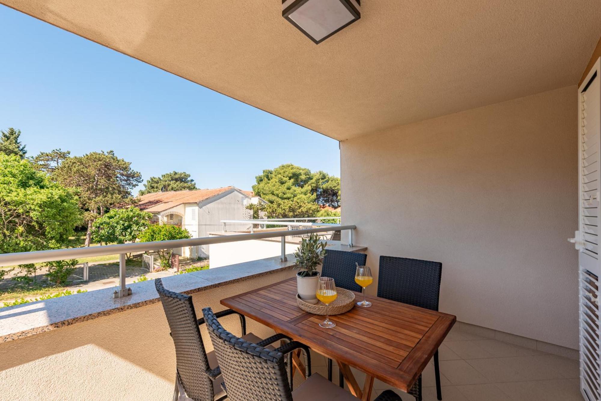Apartments L&D Biograd Na Moru Exterior photo