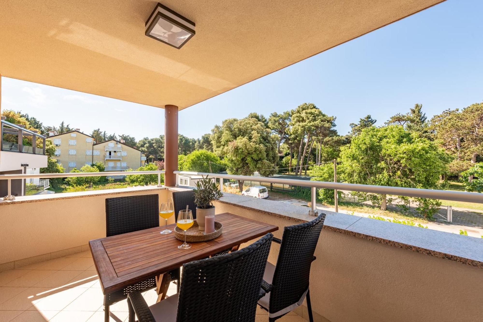 Apartments L&D Biograd Na Moru Exterior photo