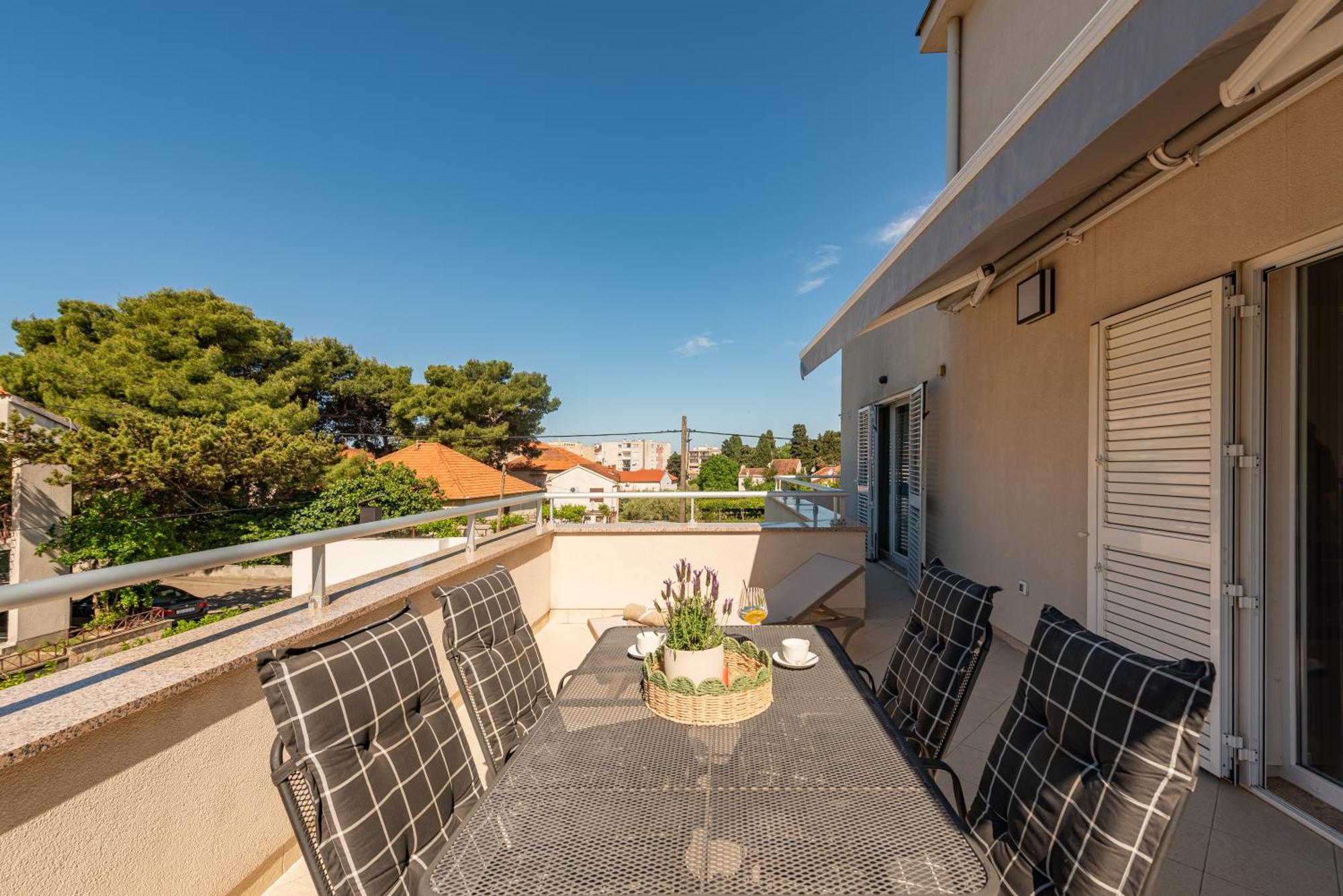 Apartments L&D Biograd Na Moru Exterior photo